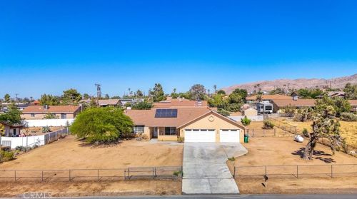 7645 Victoria Ave, Yucca Valley, CA 92284-6152