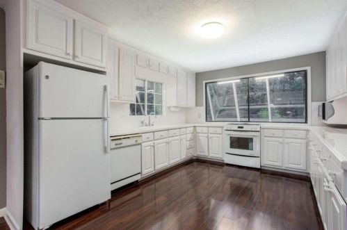 285 Glen Lake Dr, Atlanta GA  30327-4819 exterior