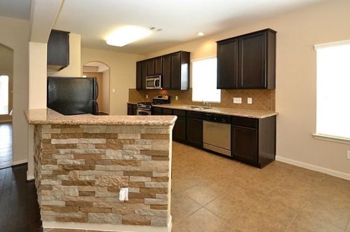 430 Oak Stream Dr, Conroe TX  77304-5626 exterior