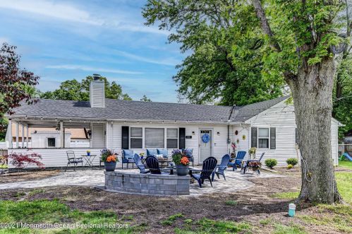 18 Williams Ave, Middletown, NJ 07748-6010