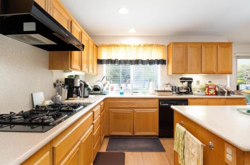 1352 Granite Springs Dr, Chula Vista CA  91915-1540 exterior