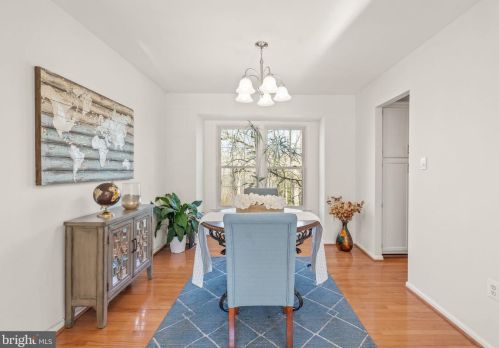 7909 Pebble Brook Ct, Springfield VA  22153-2618 exterior