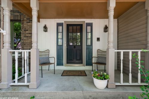 516 Iroquois Dr, Batavia, IL 60510-1133