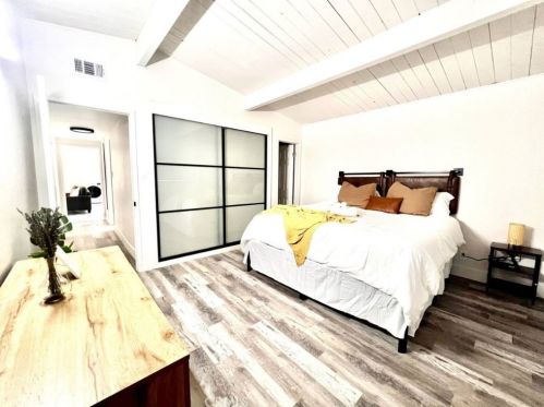 9682 Kennelly Ln, Anaheim CA  92804-5339 exterior