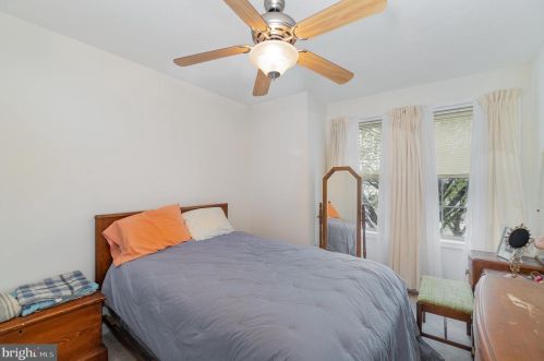 679 Walnut St, Hanover PA 17331-2050 exterior