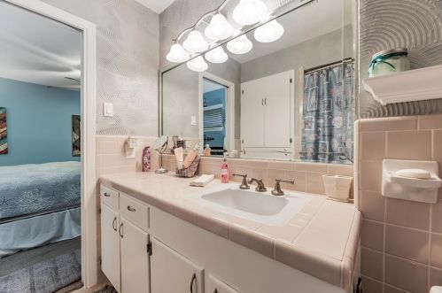 702 Timber Cv Dr, Taylor Lake Village TX 77586-4617 exterior