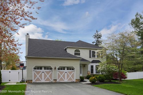 11 Brady Rd, Red Bank, NJ 07702