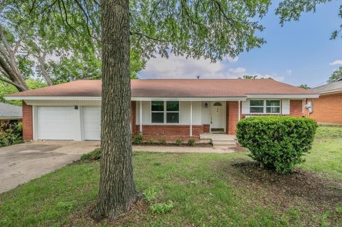2250 Capri Dr, Fort Worth TX  76114-1949 exterior