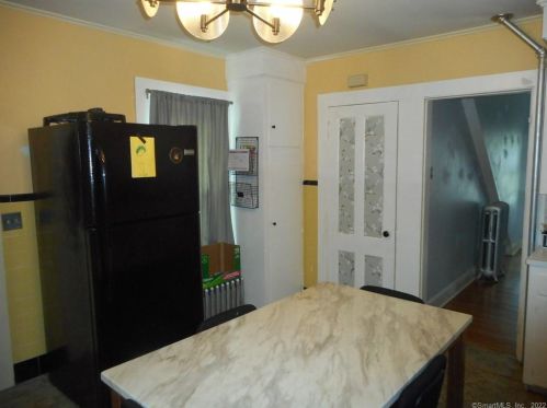 9 Park Pl, Middletown, CT 06457-2618