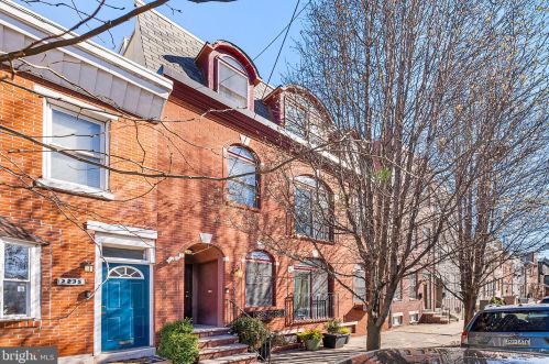 2231 Carpenter St, Philadelphia, PA 19146-2517