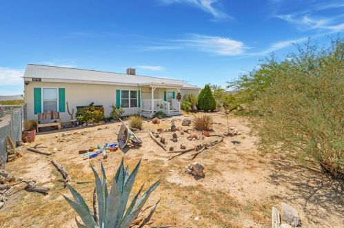 19161 Bonanza Trl, Helendale, CA 92342-9791