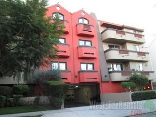 818 Croft Ave, Los Angeles CA  90069-7200 exterior