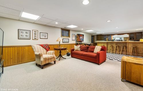 115 Eastern Ave, Willowbrook IL  60514-1414 exterior