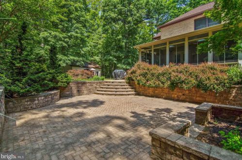96 River Bend Rd, Fredericksburg, VA 22407-2307