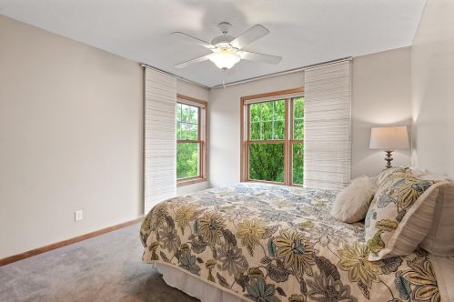 2332 Fieldstone Curv, Saint Paul MN  55129-6218 exterior