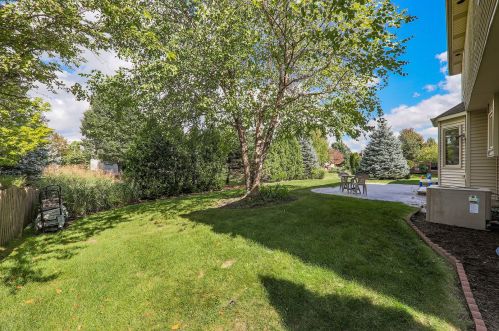 2772 Freeland Cir, Naperville IL  60564-5827 exterior