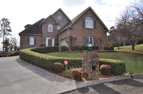 765 Deep Woods Ln, Seymour, TN 37865-9101