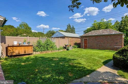 2452 Washington St, Allentown, PA 18104-3947