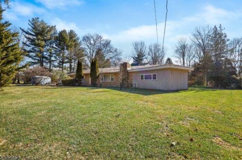 21 Sergeantsville Rd, Flemington, NJ 08822-1556