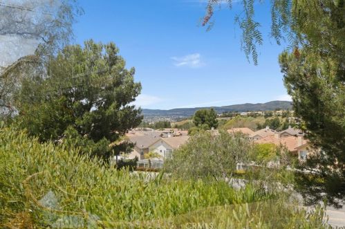 8721 Heatherwood Rd, Anaheim CA  92808-1690 exterior