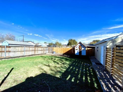 2250 Zuni St, Englewood CO  80110-1058 exterior