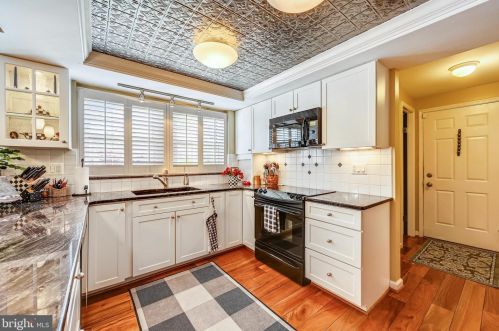 7319 Bobolink Ct, Columbia, MD 21046-1423
