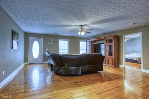 7119 Greenleaves Ct, Villa Rica, GA 30180-8641