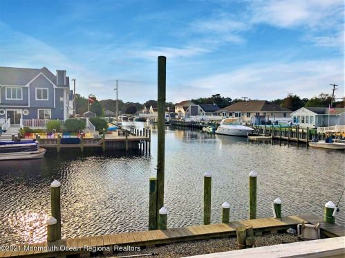 406 Elizabeth Ct, Lacey Township, NJ 08734-2633