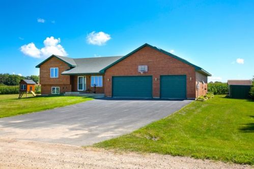 15173 Martha St, Hamburg, MN 55339-9458