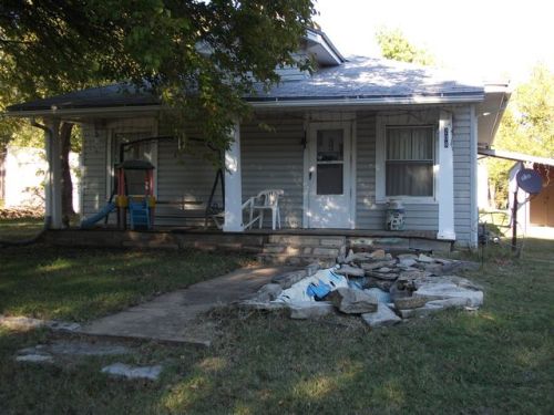 208 Water St, Cambridge, KS 67023-9102