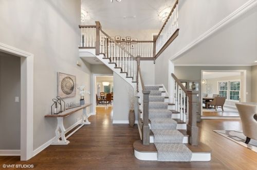 134 59th St, Willowbrook, IL 60527-4905