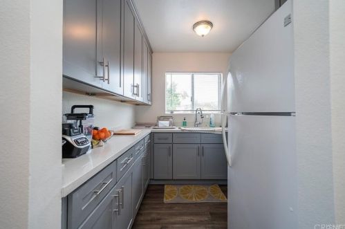 1447 Windsor Rd, Glendale CA  91205-2767 exterior