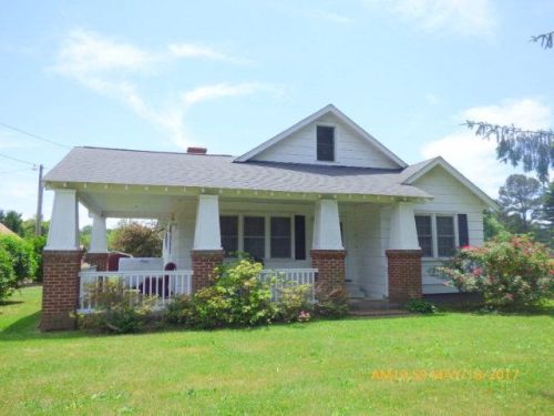 99 Alma Ln, Montross, VA 22520-2770