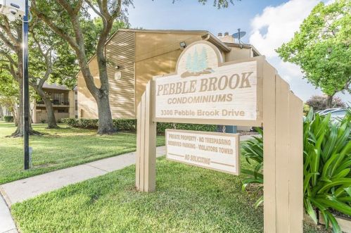 3300 Pebblebrook Dr, Taylor Lake Village TX  77586-6056 exterior