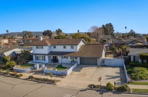 1036 Diamond Dr, Santa Maria CA  93455-3922 exterior