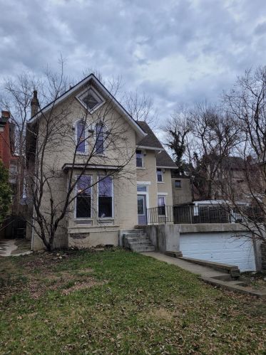 224 Dorchester Ave, Cincinnati OH  45219-3012 exterior