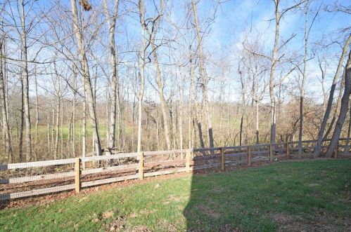 9655 Fallsridge Ct, Cincinnati OH 45231-2885 exterior