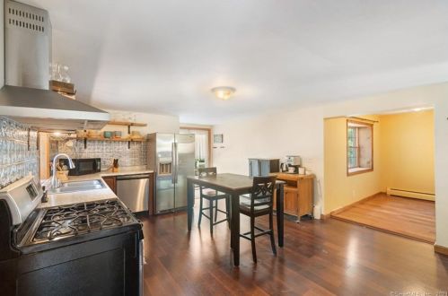 110 Squaw Rock Rd, Killingly CT  06239-4220 exterior
