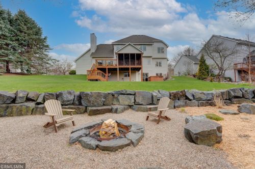 2252 Boulder Ridge Ln, Saint Paul, MN 55125-3029