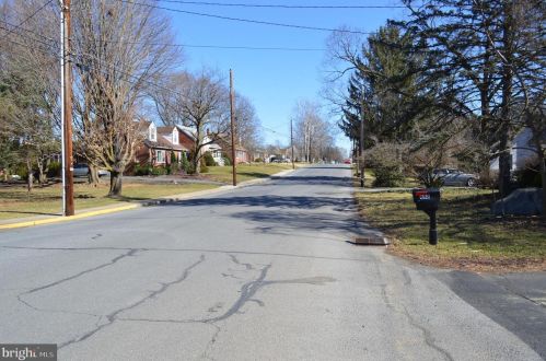 852 North St, Carlisle, PA 17013-1743