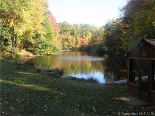 17 Cheryl Dr, Upper Stepney, CT 06468-1081