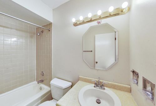 443 Sullivan Cir, Lemont IL  60440-2093 exterior