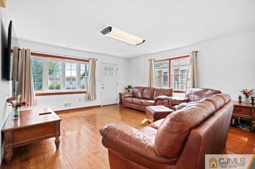 265 James Pl, Iselin, NJ 08830-1228