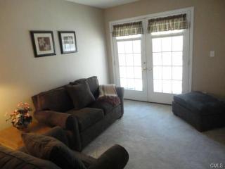 49 Hidden Knolls Cir, Upper Stepney CT  06468-2722 exterior