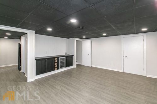 3007 Dogwood Dr, Atlanta GA  30344-3905 exterior