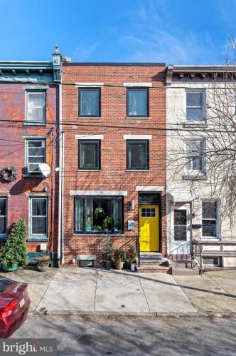 1735 3rd St, Philadelphia, PA 19122-3004