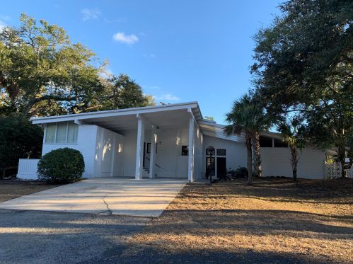 1900 Waterway Blvd, Isle Of Palms, SC 29451-2241