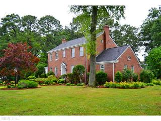 1546 Blanford Cir, Norfolk VA  23505-1705 exterior