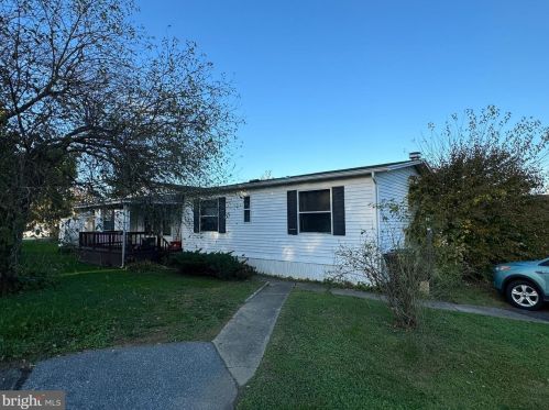 102 Arrowwood Ct, Lancaster, PA 17603-2154
