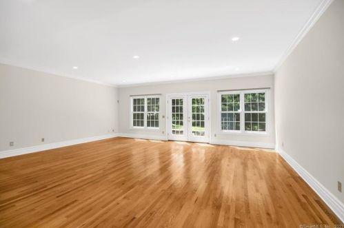 5 Christopher Ln, Norwalk CT  06851-3325 exterior